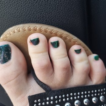Aria Spa & Nails - 3 nails already chipped - Nail Salons Near Me - Freeport, Florida