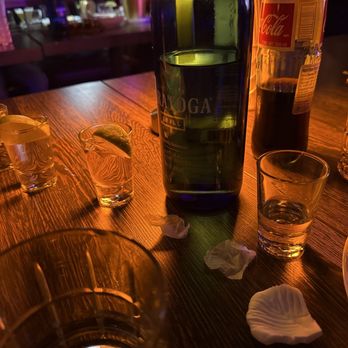 L'Avenue - No food - Cocktail Bars Near Me - Glendale, California