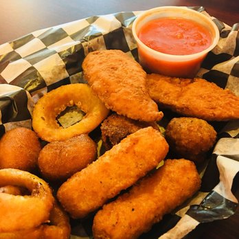 Sal's Pizza - This is the appetizer sampler. switched out the jalapeño poppers with fried mushrooms. Marinara is perfect! - Pizza Near Me - Newport News, Virginia Sal's Pizza - This is the appetizer sampler. switched out the jalapeño poppers with fried mushrooms. Marinara is perfect! - Pizza Near Me - Newport News, Virginia