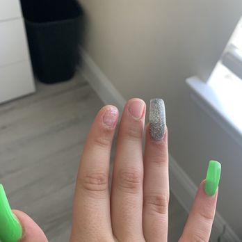 Che Nails & Lash Studio - Nail Salons Near Me - Spring, Texas