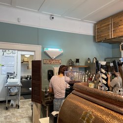 Queen Bee Coffee - Indoor ordering area