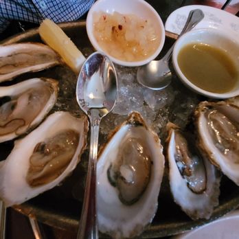 Maison Selby - Oysters - French Near Me - Toronto, Ontario Maison Selby - Oysters - French Near Me - Toronto, Ontario