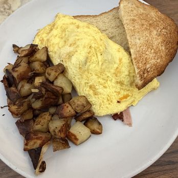 Center Street Nook - Ham and cheese omelette - Breakfast & Brunch Near Me - Jupiter, Florida
