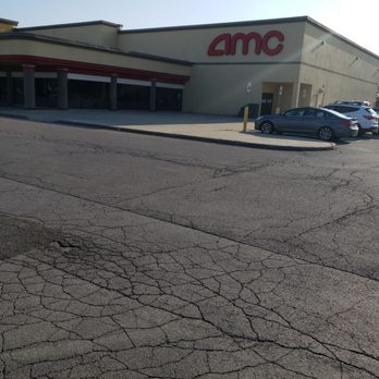 AMC Maple Ridge 8 - Cinema Near Me - Amherst, New York