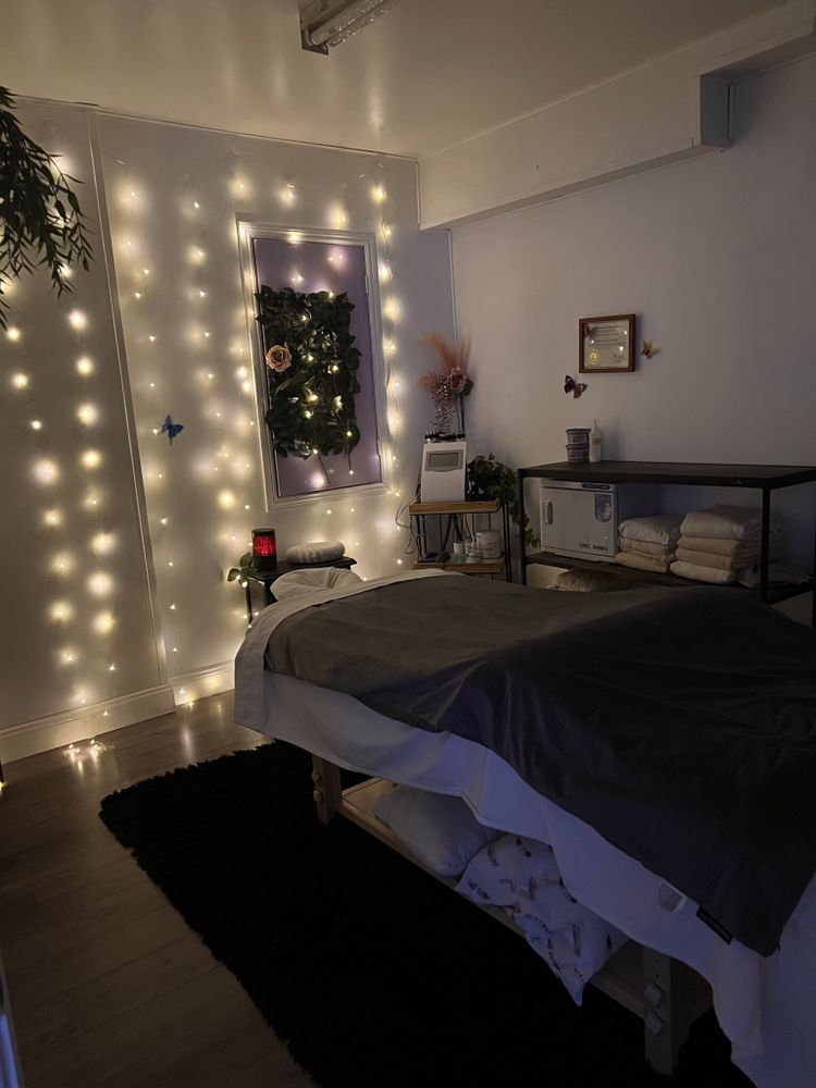 Jazzi's Therapy Logo