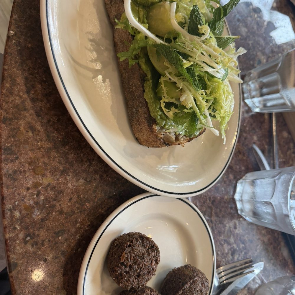Barley - TOAST AVOCAT / AVOCADO TOAST - Breakfast & Brunch Near Me - Montreal, Quebec Barley - TOAST AVOCAT / AVOCADO TOAST - Breakfast & Brunch Near Me - Montreal, Quebec