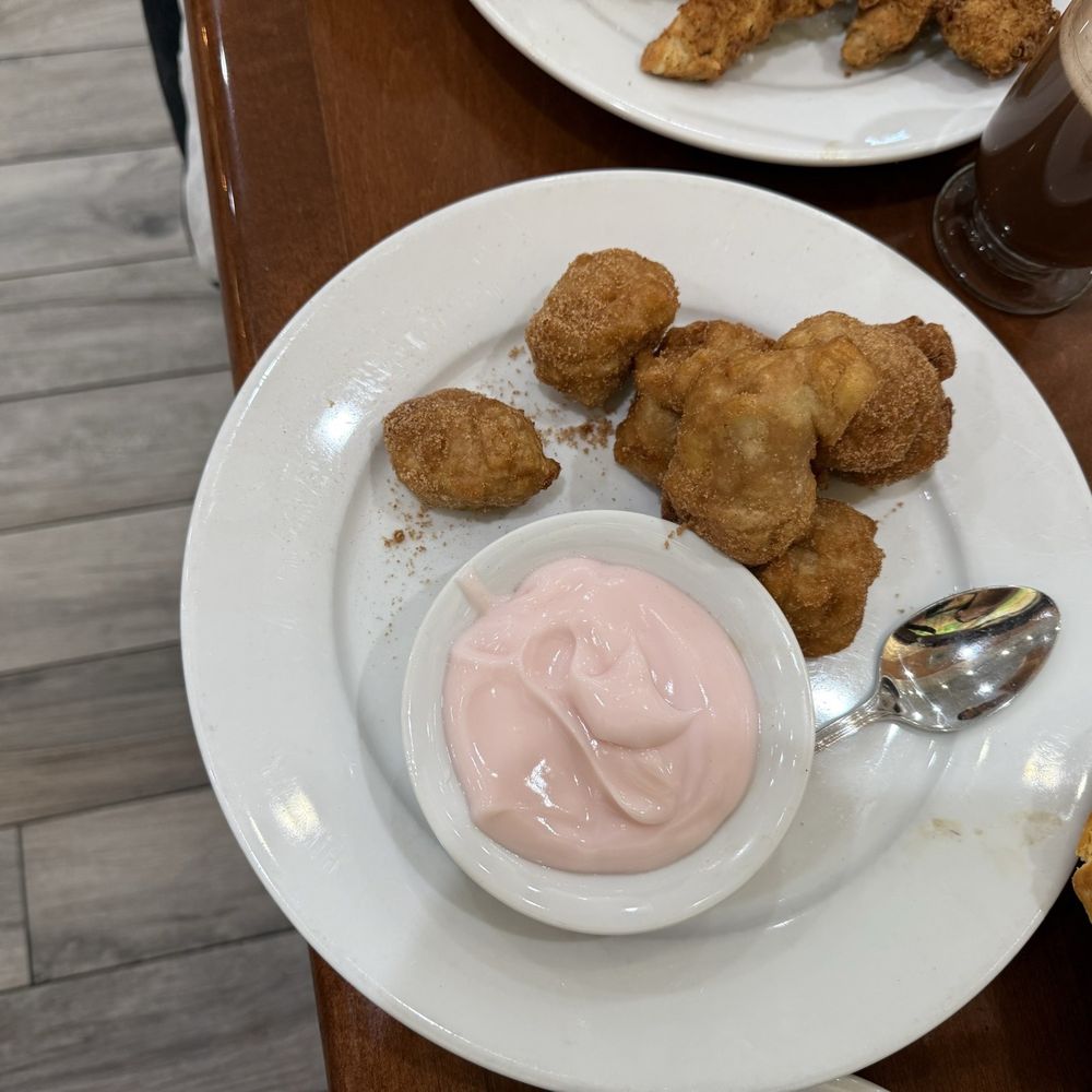 Peach Valley Cafè - Breakfast & Brunch Near Me - Heathrow, Florida Peach Valley Cafè - Breakfast & Brunch Near Me - Heathrow, Florida