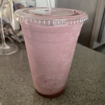Cafe Des Croissants - Blueberry smoothie - Cafes Near Me - Sebastopol, California Cafe Des Croissants - Blueberry smoothie - Cafes Near Me - Sebastopol, California