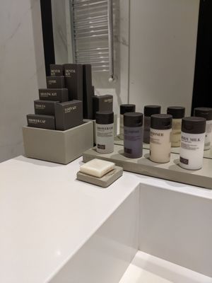 H10 Puerta de Alcalá by null