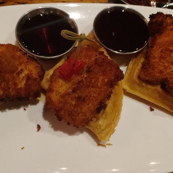 Ashling Kitchen and Bar - Chicken and waffles - New American Near Me - Crofton, Maryland