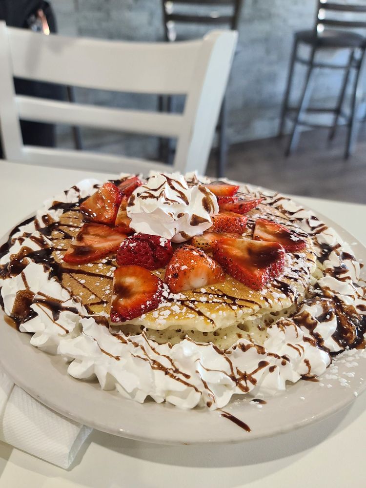 CINNAMON PANCAKE HOUSE 27 Photos & 18 Reviews 800 N La Fox St