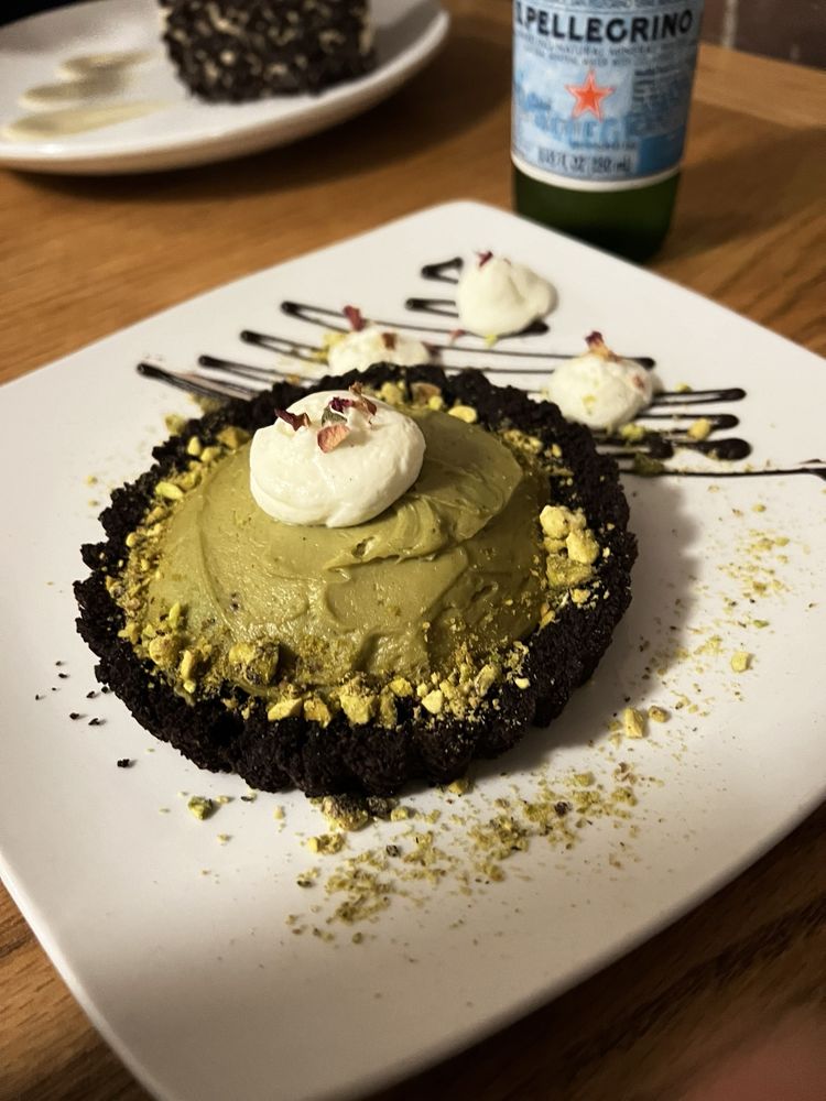 THE BAKERY & DESSERT BAR AT LEOGRETA Updated April 2024 301 W Main