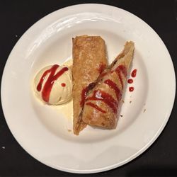 Piatto Italian Kitchen - Peach cobbler with ice cream