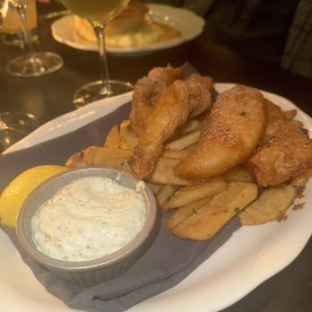 Armitage Alehouse - Fish and chips - Pubs Near Me - Chicago, Illinois