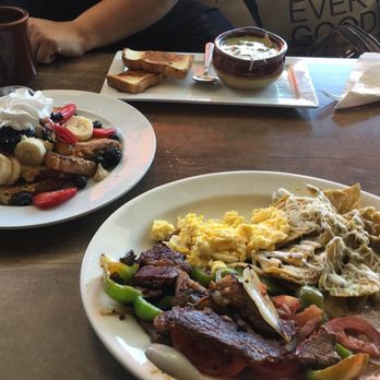 Cafe De Olla - Brunch done right - American Near Me - Burbank, California