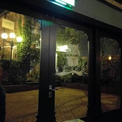 Cheshire Tap - View of the courtyard at the back of the bar.