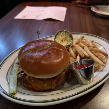 Miller's Pub - BBQ Burger - American Near Me - Chicago, Illinois Miller's Pub - BBQ Burger - American Near Me - Chicago, Illinois