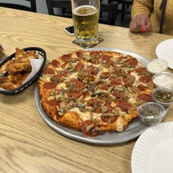 Sunnyside Pizza - Pizza Near Me - Clovis, California