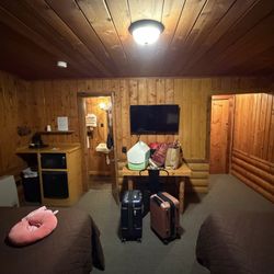 Yellowstone Cabins and Rv Park - Tiny cabin