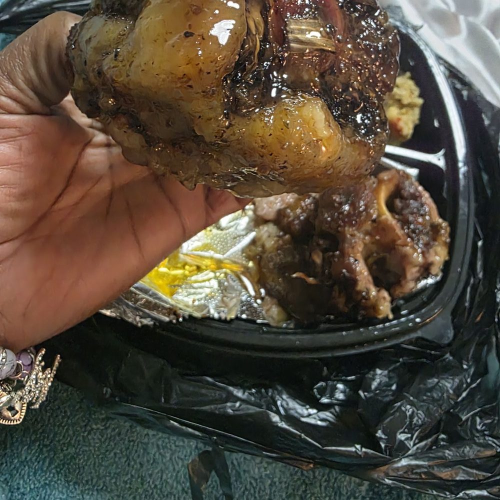 Uncleaned oxtail Uncleaned oxtail