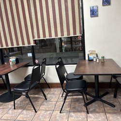 Daniele's Wood Fired Pizza - Seating
