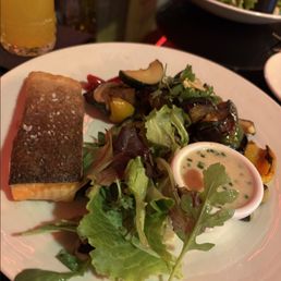 Salmon with vegetables