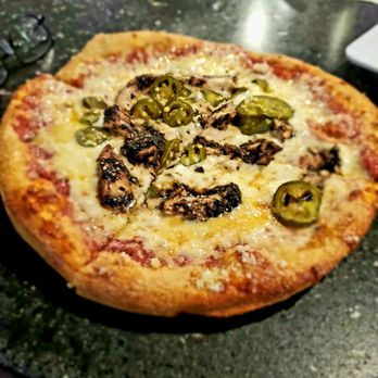 Mellow Mushroom Charlottesville - Small Pizza w/Jerk Chicken and Jalapeños - Pizza Near Me - Charlottesville, Virginia