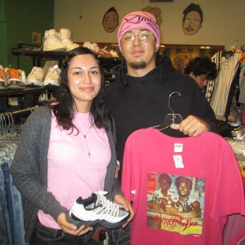 DeeLux - Customers enjoying good deals at our bin sale! - Used, Vintage & Consignment Near Me - Claremont, California