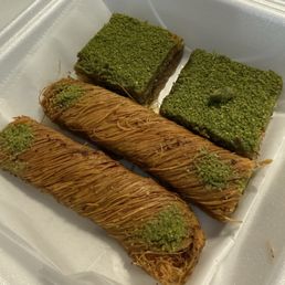 Turkish pistachio desserts