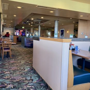 Sierra Cafe - Comfy booths. - Cafes Near Me - Verdi, Nevada