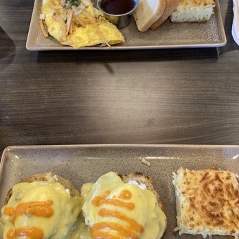 Early Bird West Omaha - Eggs Benny (bottom) and Birria Omelet (top) - Breakfast & Brunch Near Me - Omaha, Nebraska