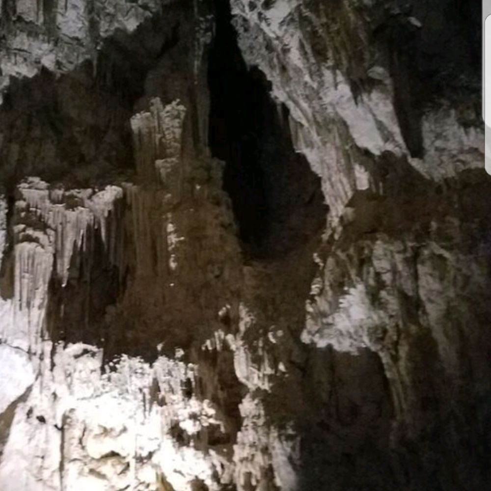 Grotta dello Smeraldo - cool interior - Landmarks & Historical Buildings Near Me