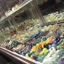 G & G Smokeshop - The cases are always jammed full!