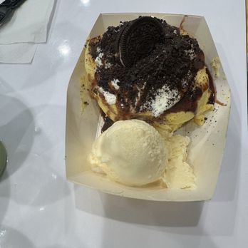 Fluffy Fluffy - Cookies and Cream Fluffy Pancake yummmmmmm - Cafes Near Me - Schaumburg, Illinois
