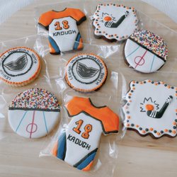 Pretty Tasty Bakery - Hockey cookies