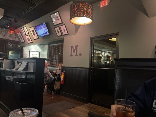 Marlow's Tavern by null