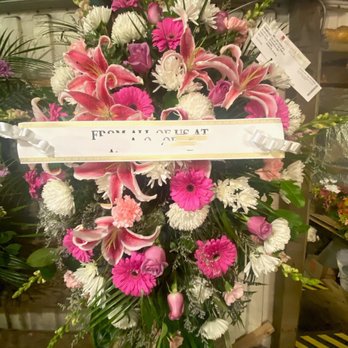Beretania Florist - Funeral wreath - Florists Near Me - Honolulu, Hawaii Beretania Florist - Funeral wreath - Florists Near Me - Honolulu, Hawaii