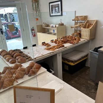 Des Croissants Paris - Inside - Bakeries Near Me - Culver City, California Des Croissants Paris - Inside - Bakeries Near Me - Culver City, California