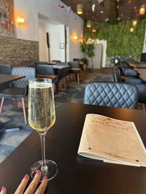 Skyvibe Restaurant and Lounge by null