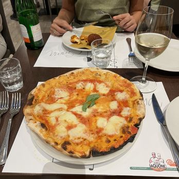 Emma Pizzeria - Margherita e bufalo - Pizza Near Me - Rome, RM