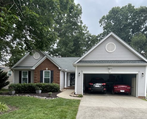Extreme Roofing Logo