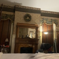Foley House - Nice Decor