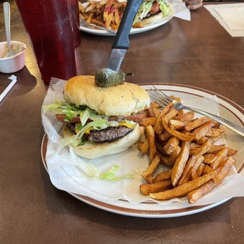 Los Jarrones - Burguers and fríes , but make sure they take the correct order , good Burguer flavor (as made at home ) and well priced . - Mexican Near Me - El Paso, Texas