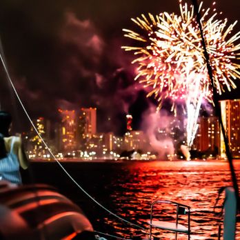 Pau Hana Sailing - Friday Night Fireworks on Pau Hana - Boat Tours Near Me - Honolulu, Hawaii Pau Hana Sailing - Friday Night Fireworks on Pau Hana - Boat Tours Near Me - Honolulu, Hawaii