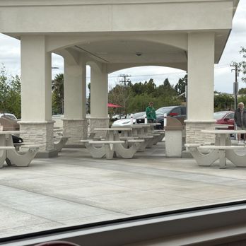 In-N-Out Burger - Outdoor seating - Burgers Near Me - Yorba Linda, California In-N-Out Burger - Outdoor seating - Burgers Near Me - Yorba Linda, California
