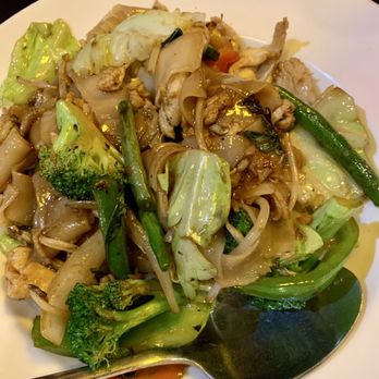 Sala Thai Peoria - DRUNKEN NOODLES (PAD KEE MOW) - Thai Near Me - Peoria, Arizona Sala Thai Peoria - DRUNKEN NOODLES (PAD KEE MOW) - Thai Near Me - Peoria, Arizona