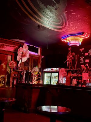 Saturn Bar by null