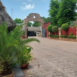 El Principe de Tutul-Xiu - Entry gate
