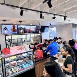 85°C Bakery Cafe-Arrowhead Ranch - Inside 85c Arrowhead