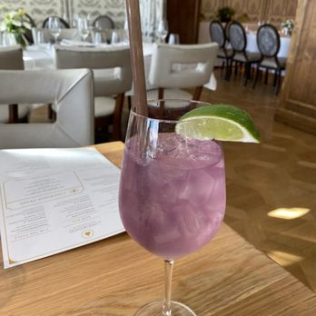 Limewood Bar & Restaurant - Gin and tonic - New American Near Me - Berkeley, California